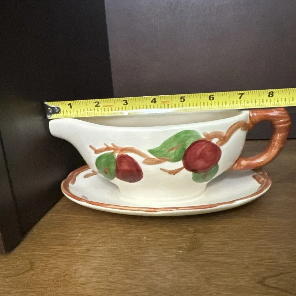 Franciscan Apple Gravy Boat with Underplate 8 1/2